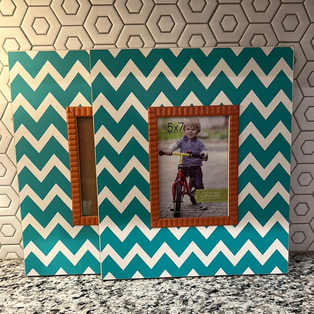 2 (5x7) Picture Frames